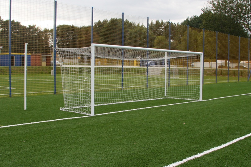 bránky 7,32x2,44 m